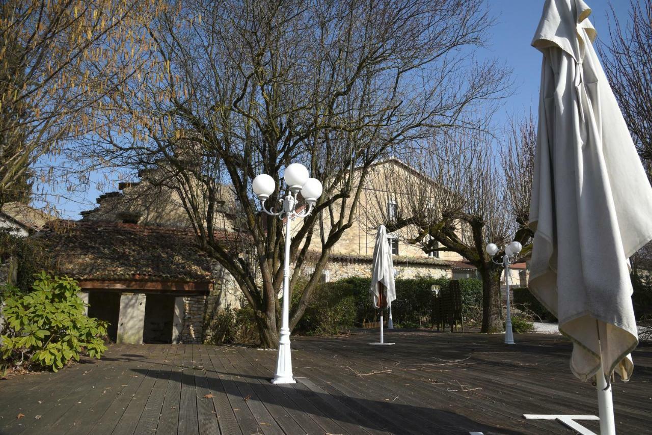 Hotel Le Baron Crémieu Kültér fotó