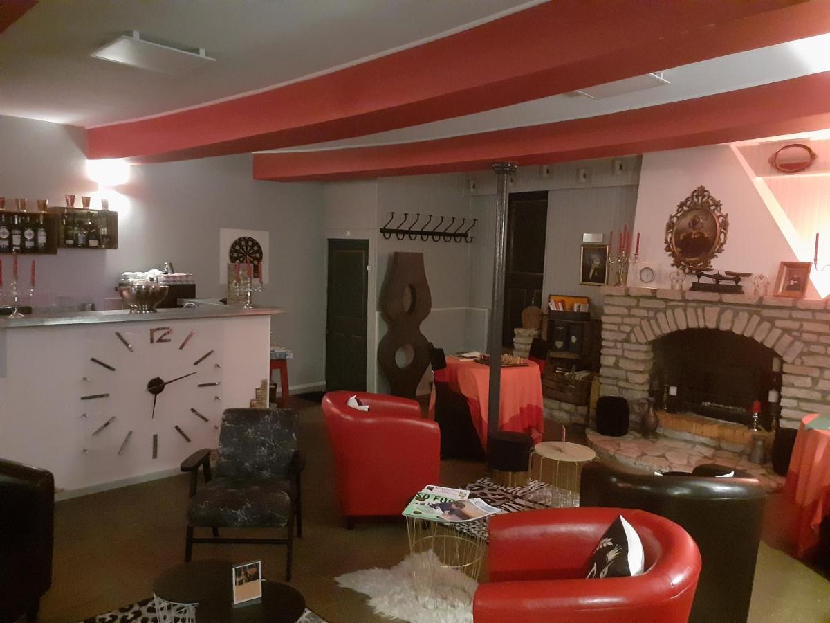 Hotel Le Baron Crémieu Kültér fotó
